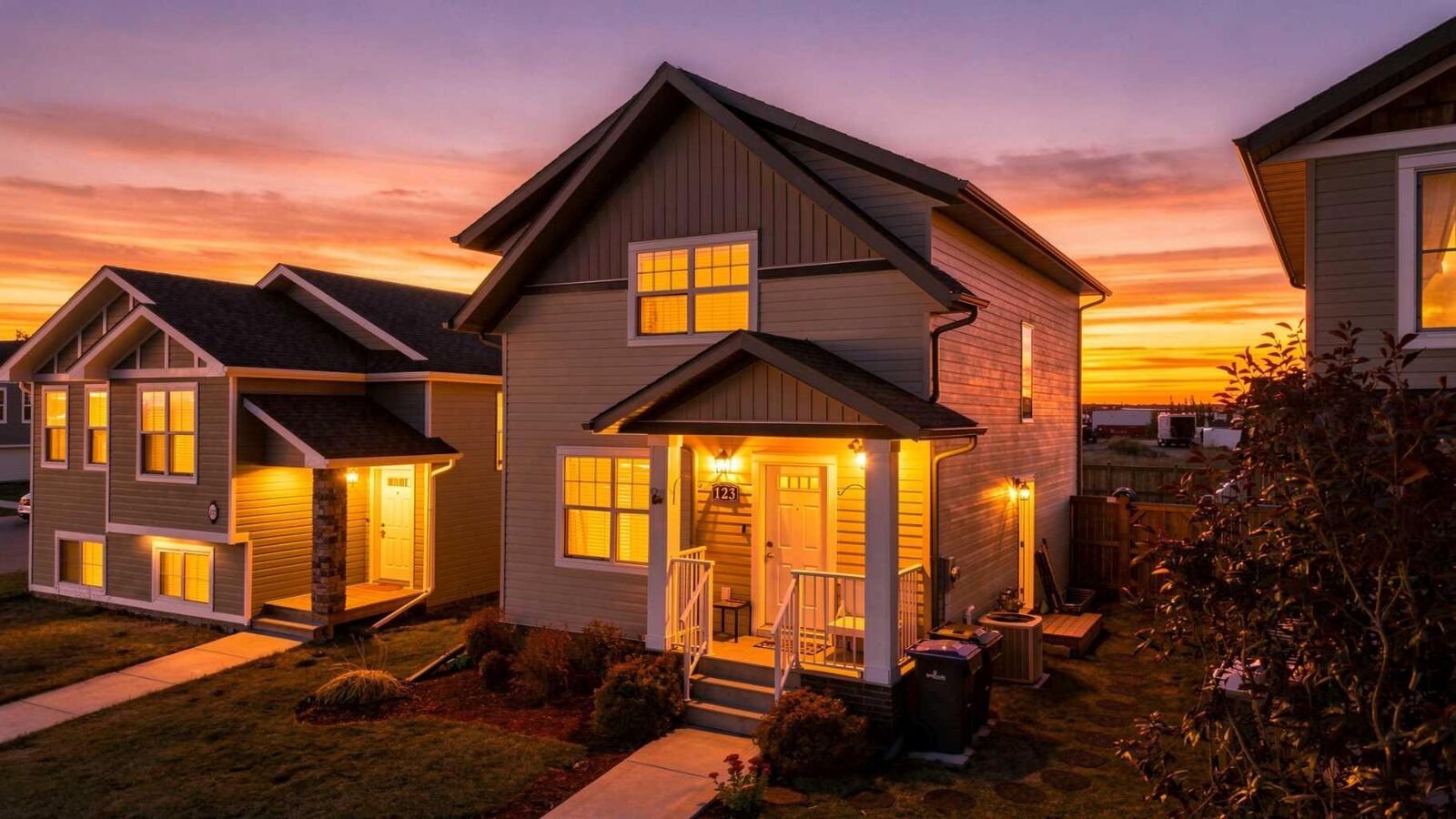 Property Photo:  123 Hinshaw Drive  AB T4S 2P1 