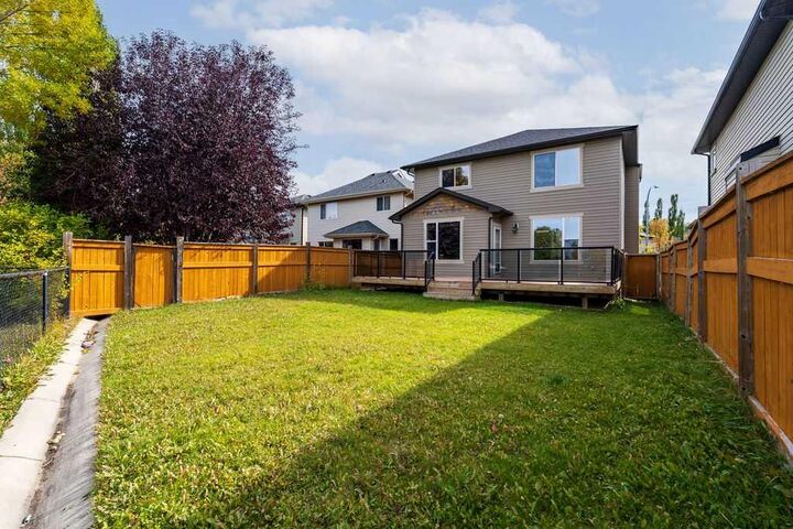 Property Photo:  795 Auburn Bay Heights SE  AB T3M 0A4 