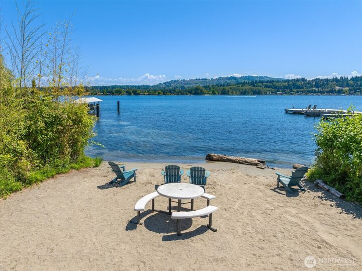 Property Photo: 4336 E Mercer Way WA 98040