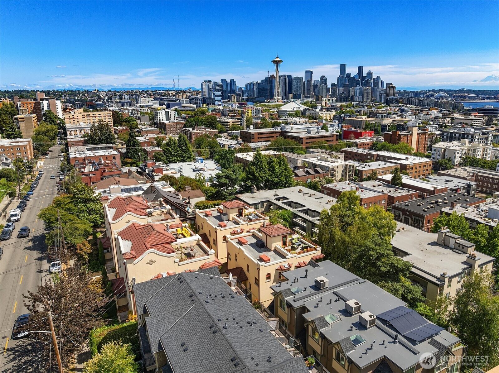 Property Photo:  371 W Olympic Place  WA 98119 