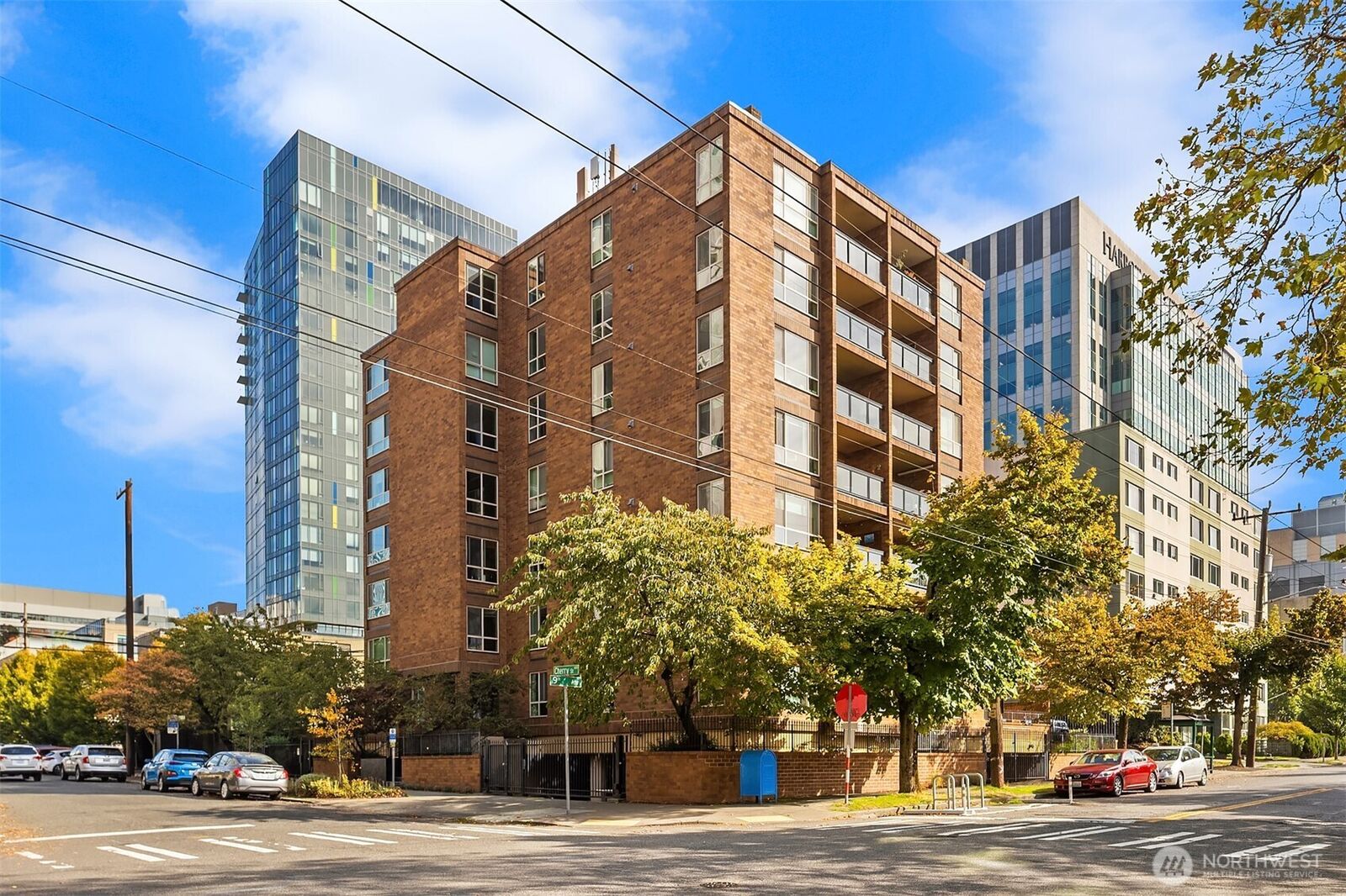 Property Photo: 905 Cherry Street 706 WA 98104