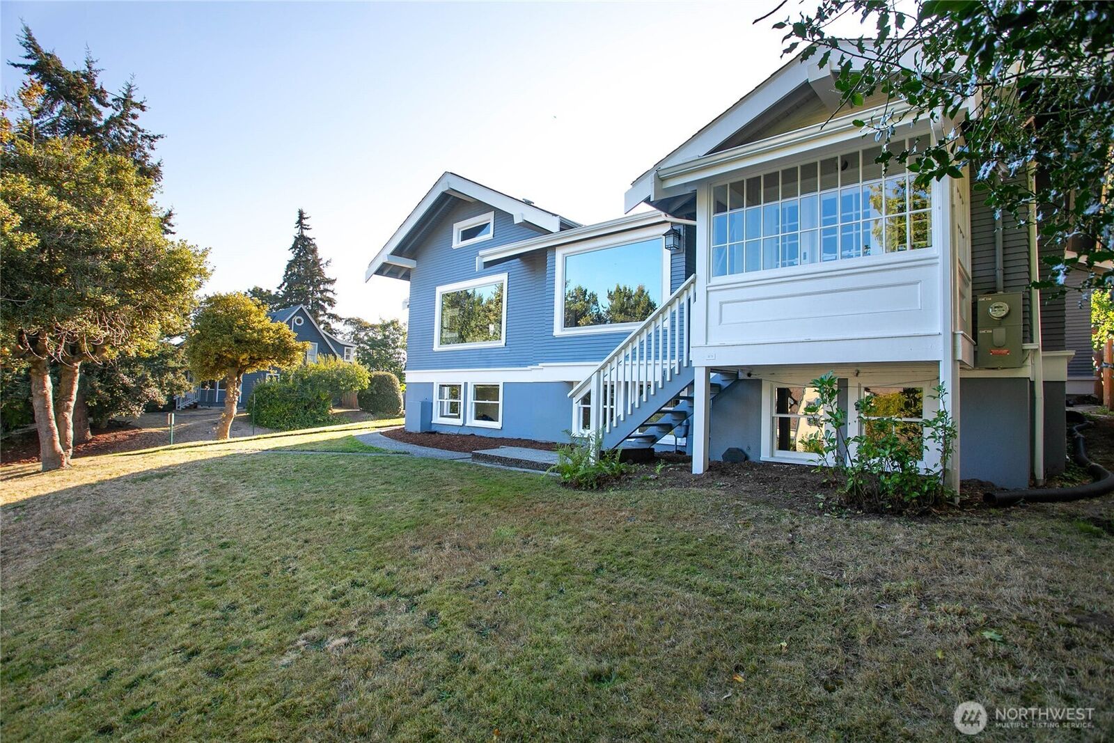 Property Photo: 800 E Laurel Street WA 98225