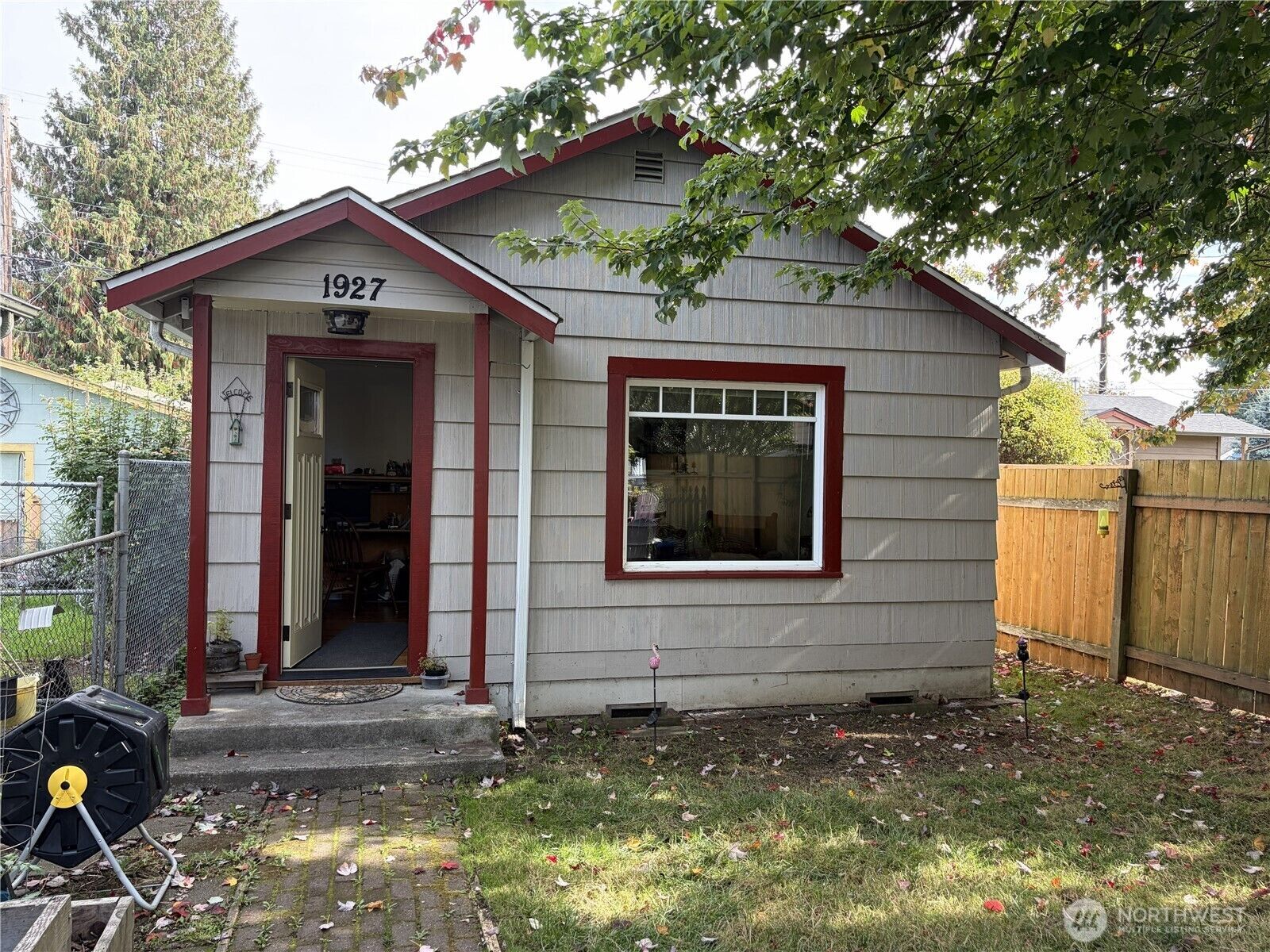 Property Photo: 1927 Wetmore Avenue WA 98201