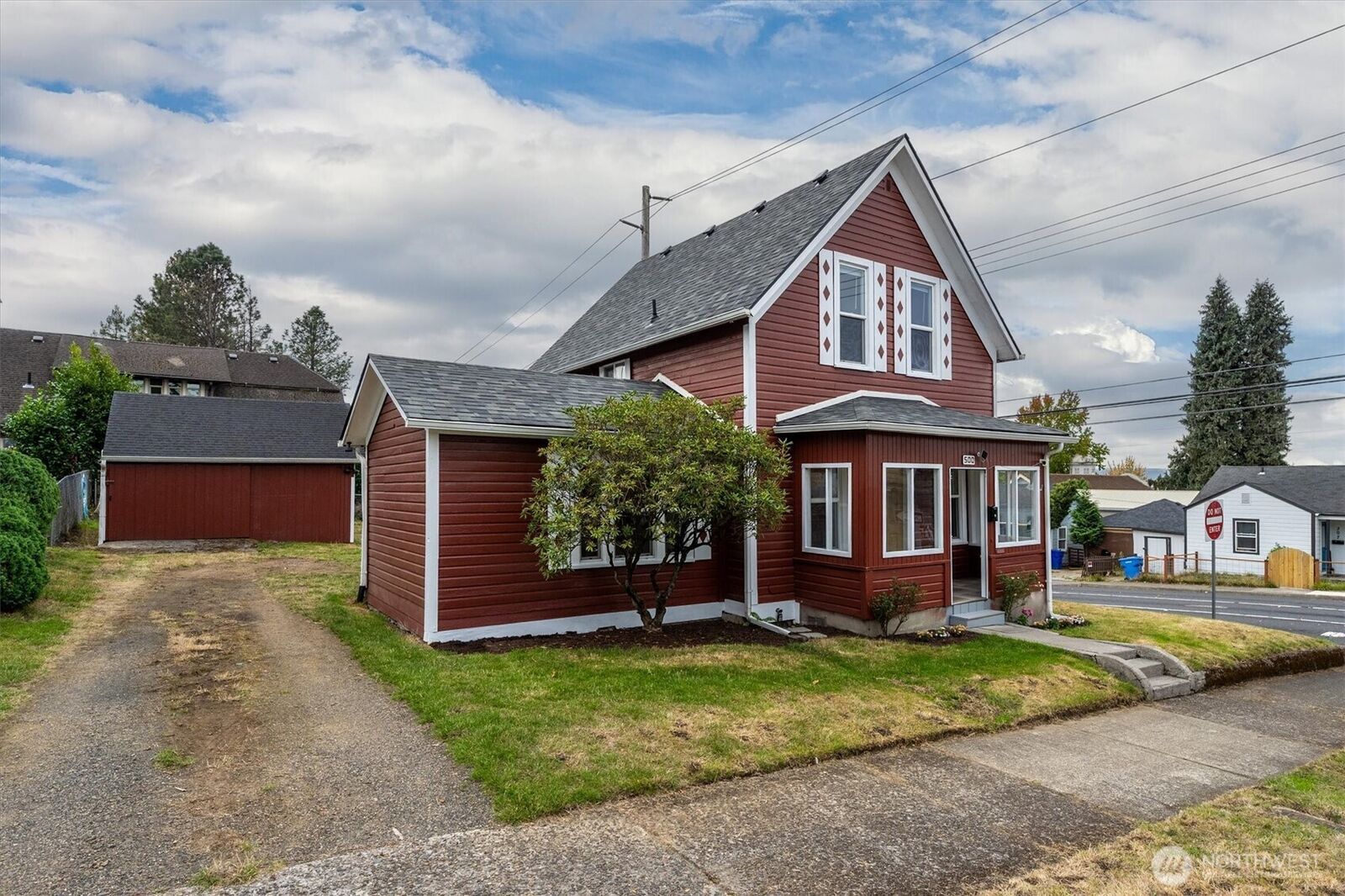 Property Photo: 500 Cowlitz Way WA 98626