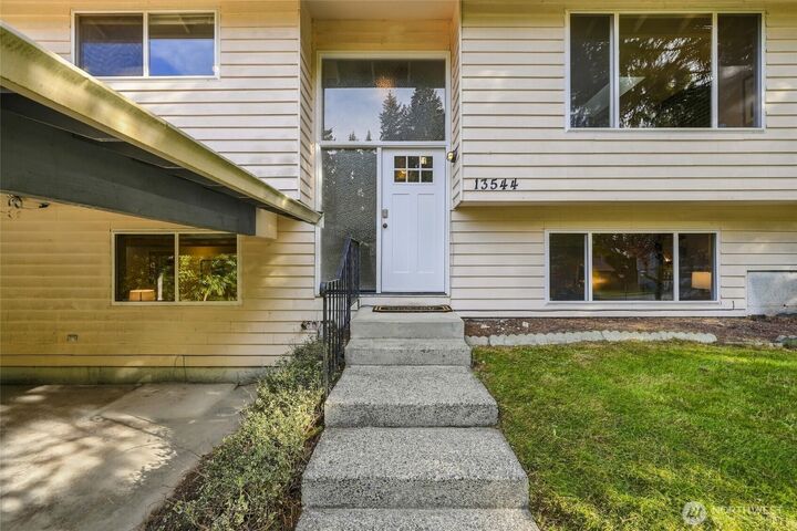 Property Photo: 13544 127th Avenue NE WA 98034
