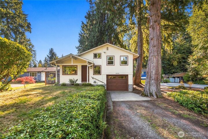 Property Photo:  18709  Ballinger Way NE  WA 98155 