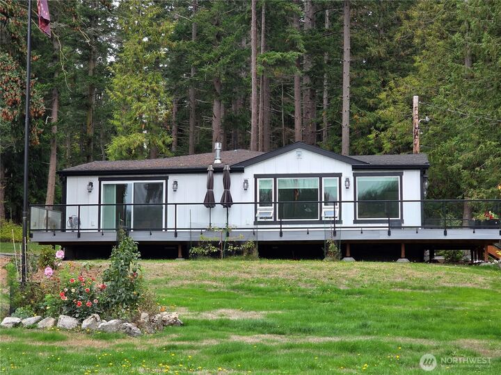 Property Photo: 167 Barnum Point Place WA 98282