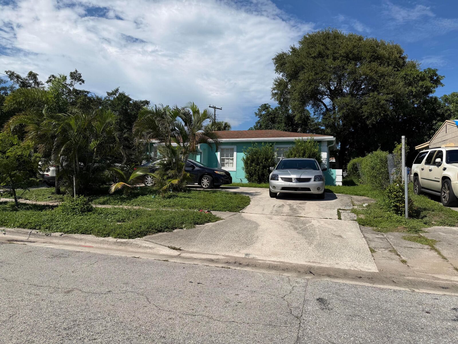 Property Photo: 386 W 15th Street FL 33404