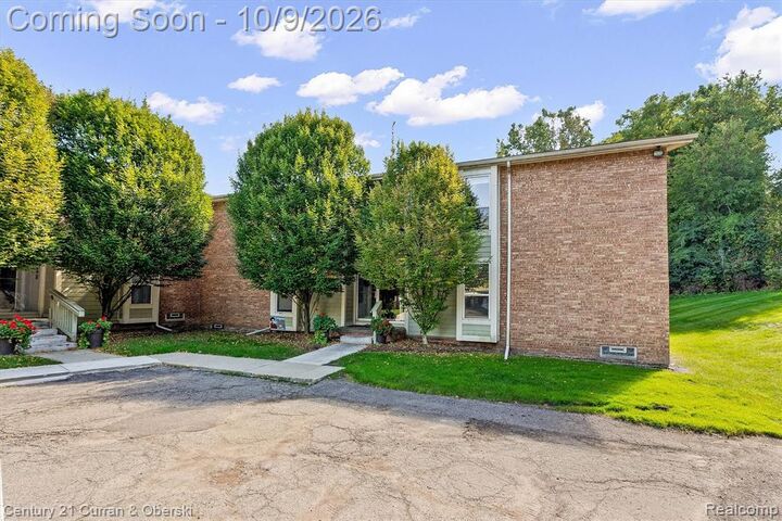 Property Photo:  735 Randolph Street 121  MI 48167 