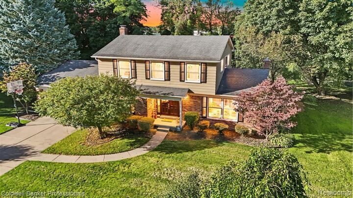 Property Photo: 561 Fox River Drive MI 48304