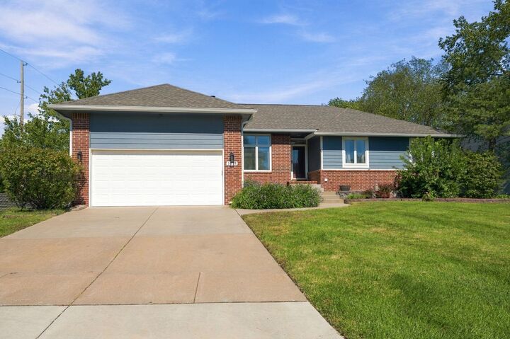 Property Photo:  1618 W Elm  KS 67002 