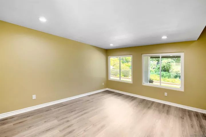 Property Photo: 5095 La Cuenta Dr CA 92124