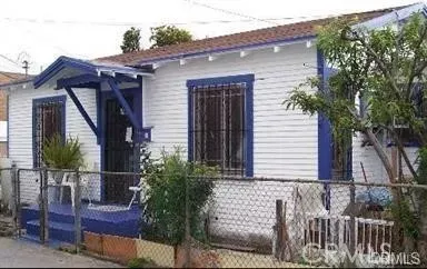 Property Photo:  1814 E 66th  CA 90001 