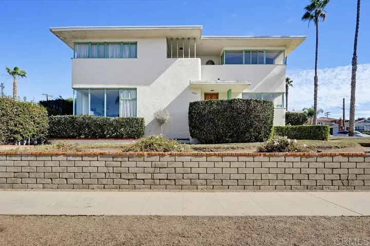 Property Photo: 1005 Alexandria Dr CA 92107
