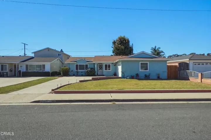 Property Photo: 4035 Del Mar Place CA 93033