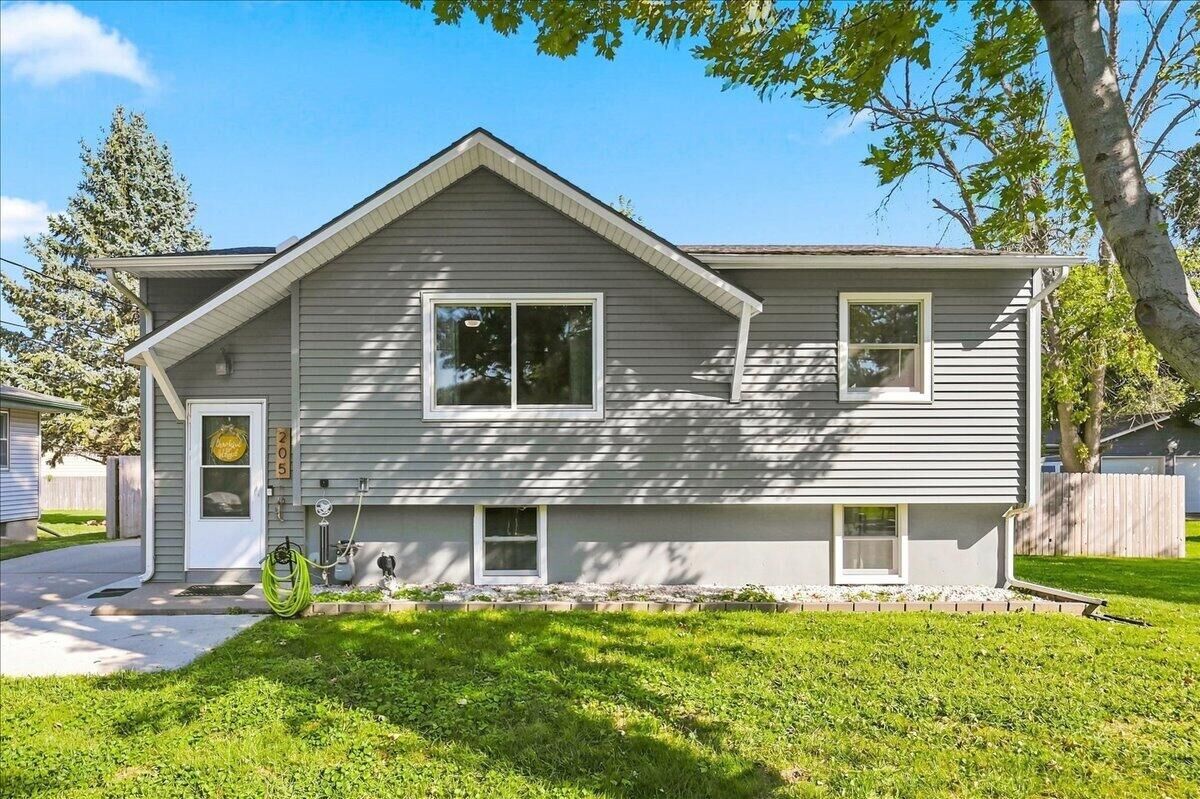 Property Photo:  205 Greenhaven Road  IA 51503 