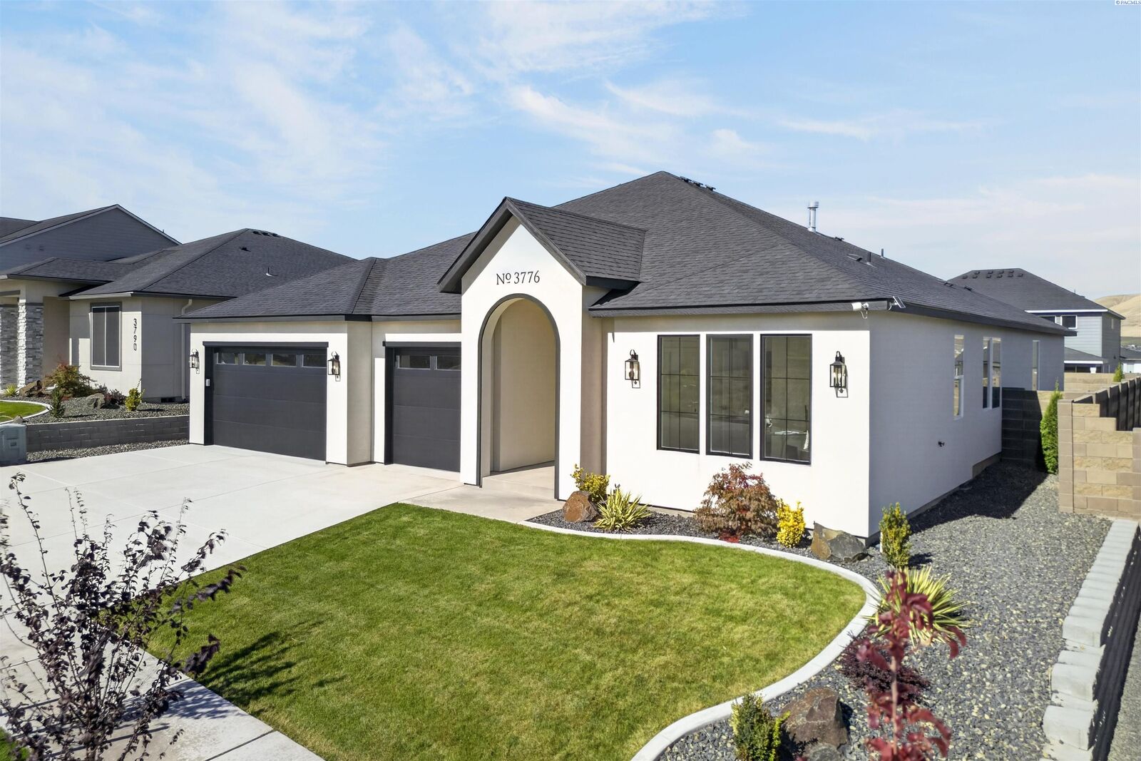 Property Photo: 3776 Boxberger St WA 99352