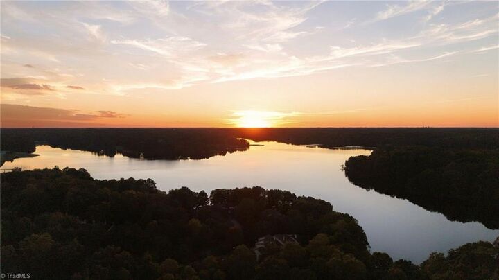 Property Photo: 1935 Eastchester Drive D NC 27265