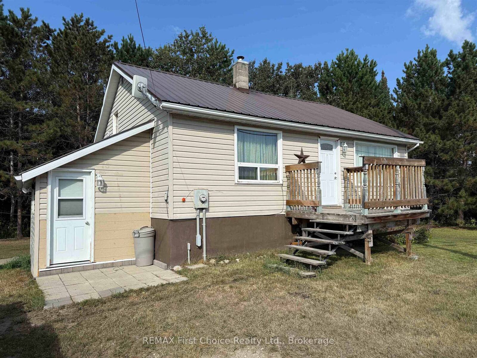 Property Photo:  78 Armstrong Street  ON P0V 2V0 