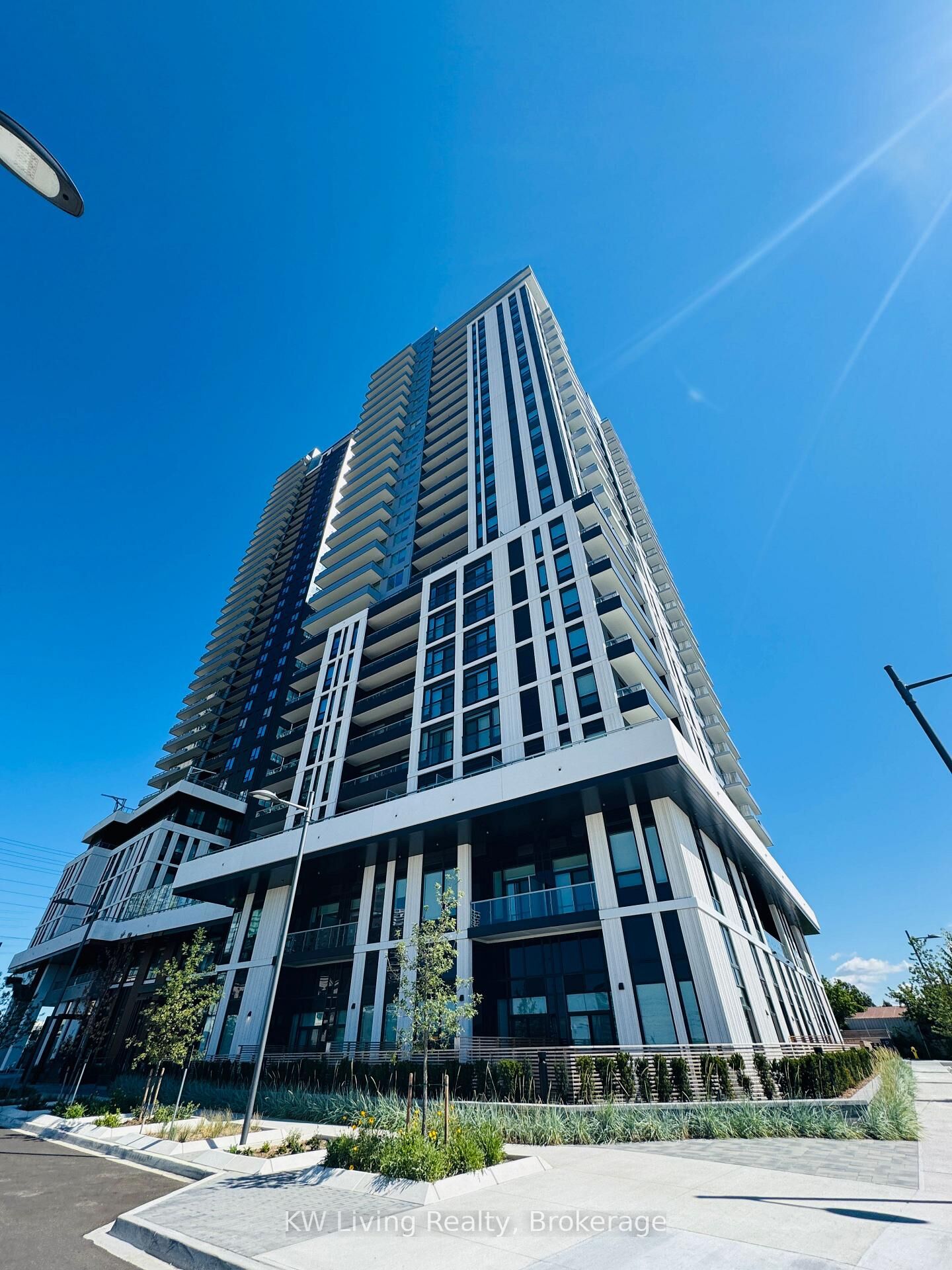 Property Photo:  21 Meadowdale Road 1108  ON L4K 0H6 