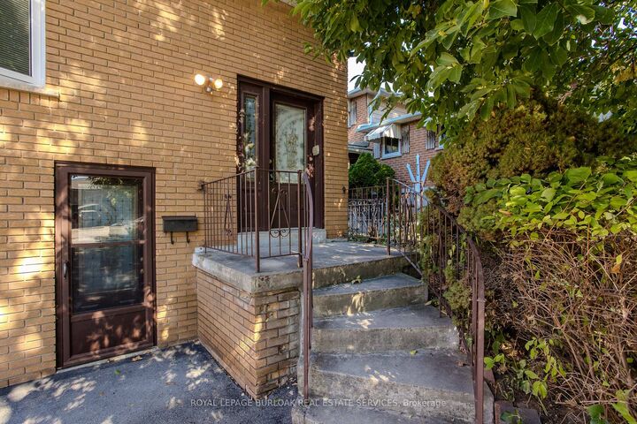 Property Photo:  353 Enfield Road  ON L7T 4E7 