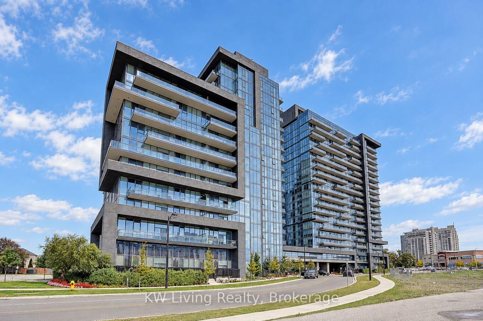 Property Photo:  10 Gatineau Drive 515  ON L4J 0L2 