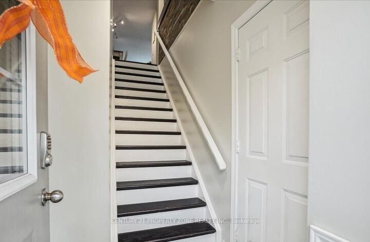 Property Photo:  4045 Upper Middle Road 35  ON L7M 4S9 