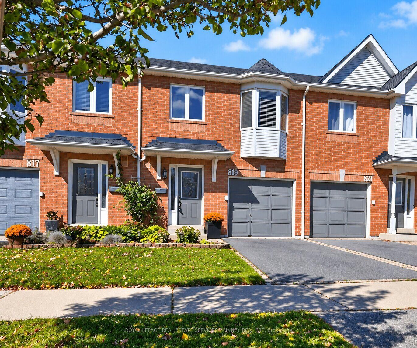 Property Photo: 819 Village Green Boulevard 27 ON L5E 3H7
