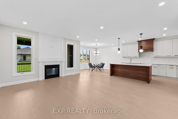 Property Photo:  409 Ontario Street  ON N0M 2S0 