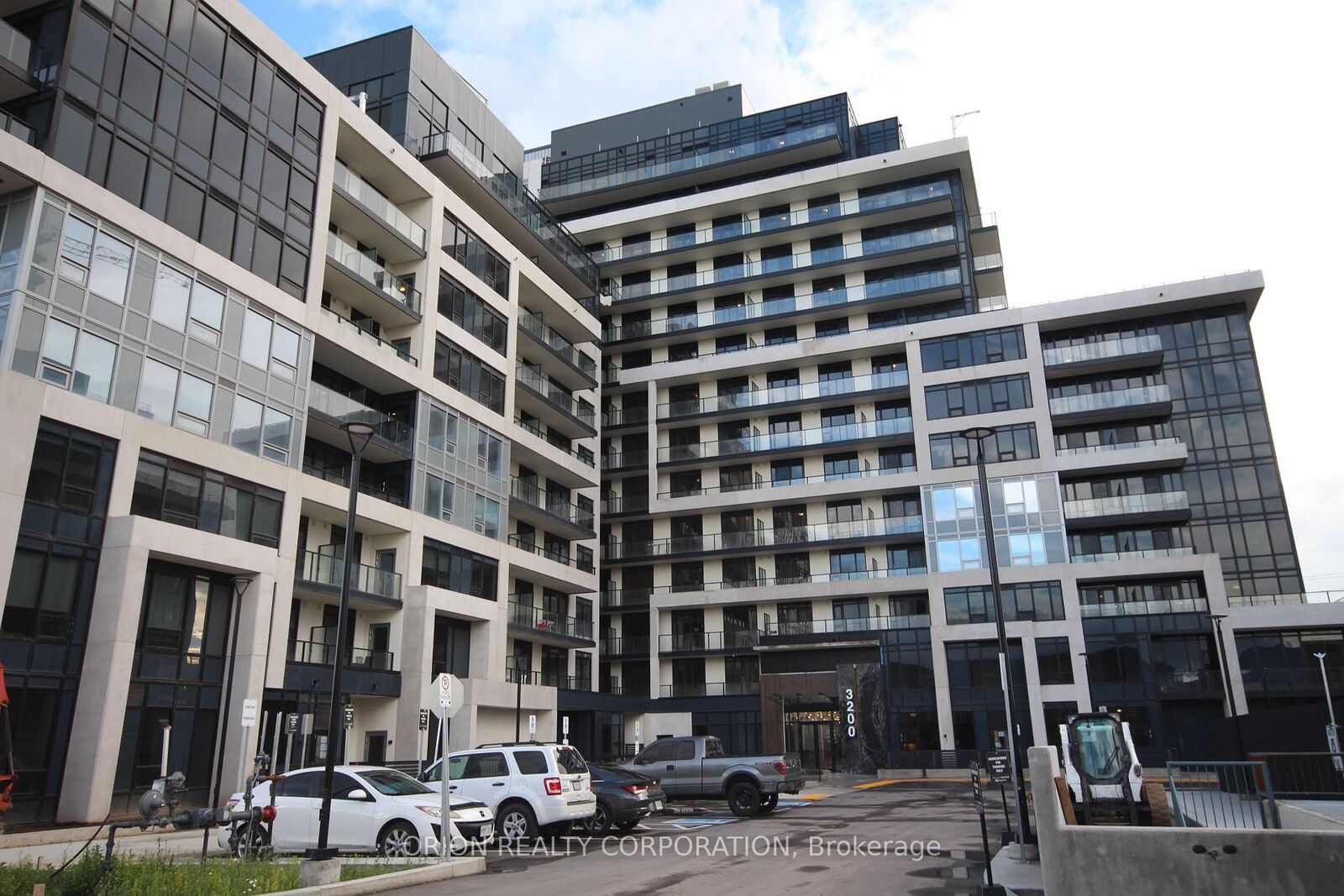 Property Photo:  3200 William Coltson Avenue 509  ON L6H 7W6 
