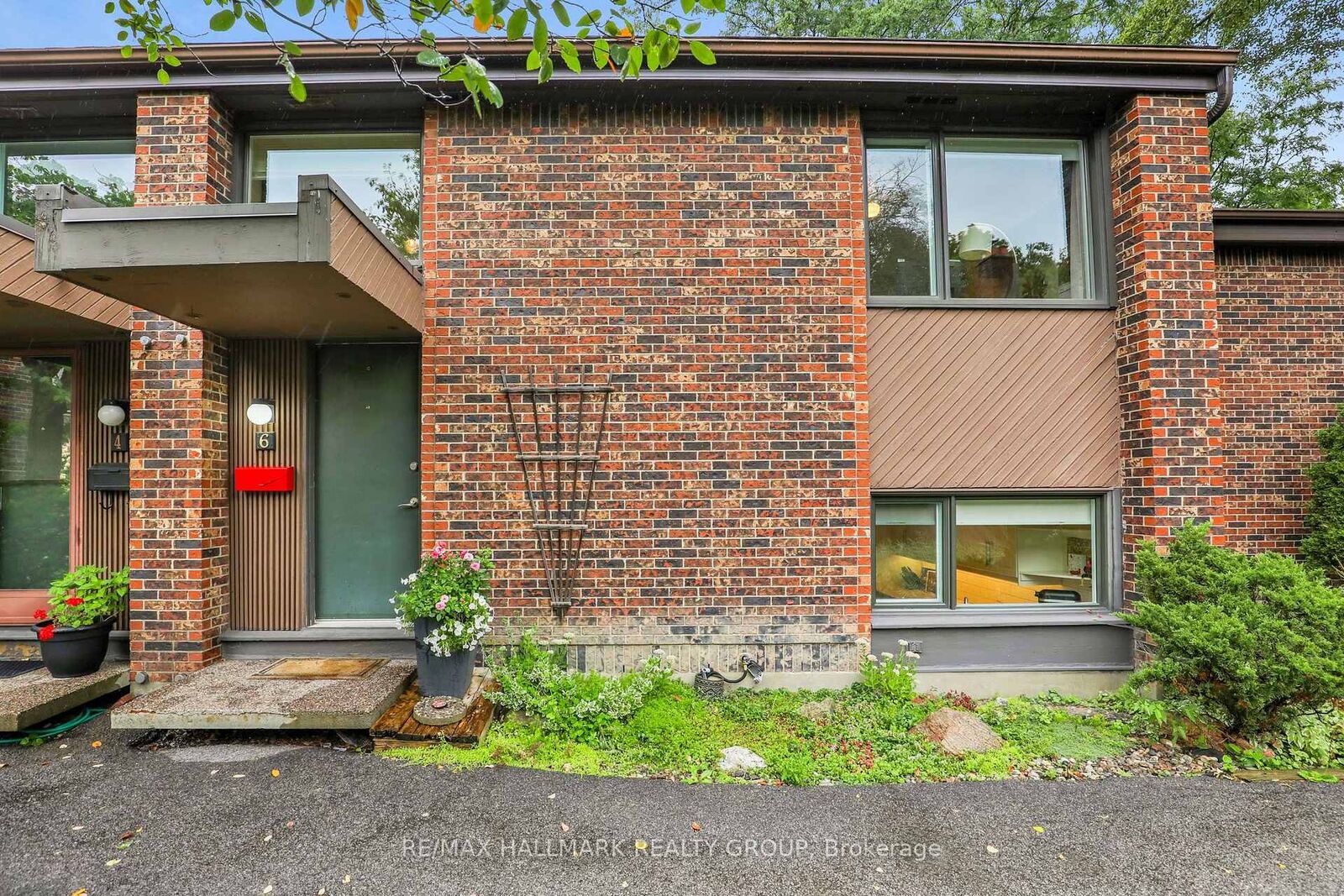 Property Photo:  525 Hilson Avenue 6  ON K1Z 6C9 