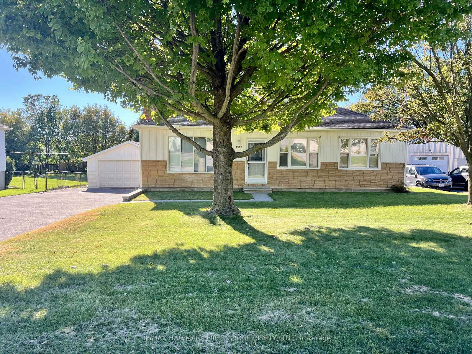 Property Photo:  1984 Glendale Drive  ON L1V 1V7 