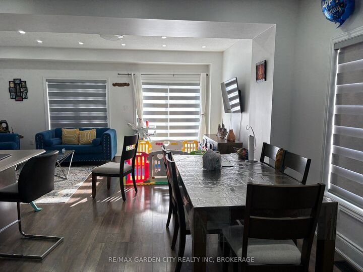Property Photo: 39 Sunset Way ON L2V 0C7
