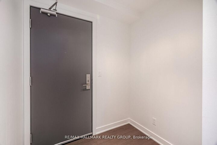 Property Photo:  203 Catherine Street W 710  ON K2P 1J5 
