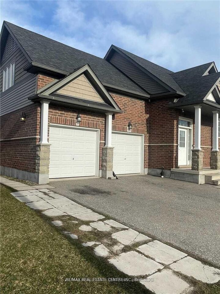 Property Photo:  196 Woodbine Avenue A  ON N2R 1Y5 