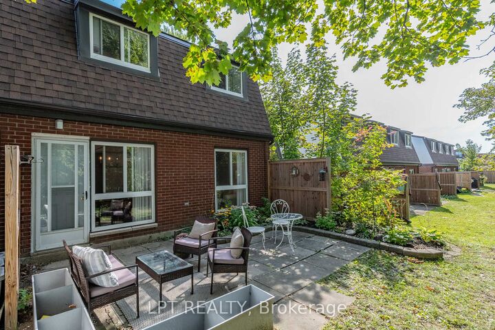 Property Photo:  2080 Ogilvie Road 7J  ON K1J 7N8 