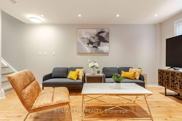 Property Photo:  75 Weldrick Road E 732  ON L4C 0H9 