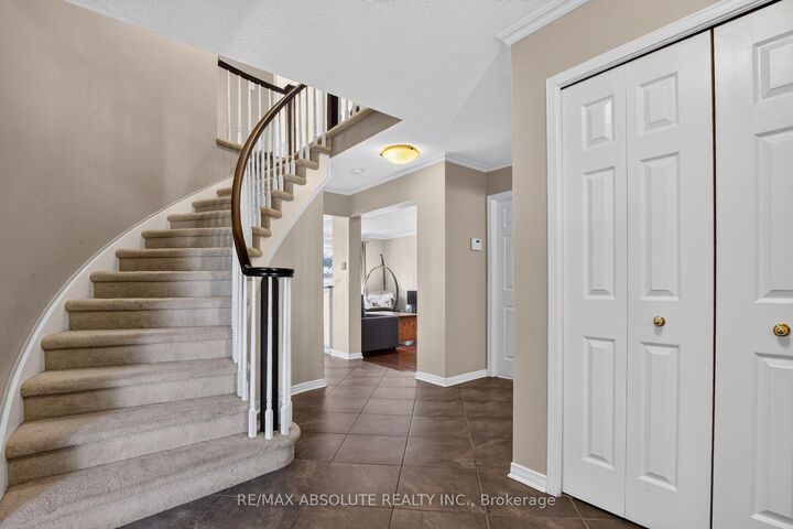 Property Photo:  67 Youngs Farm Way  ON K2L 4C4 