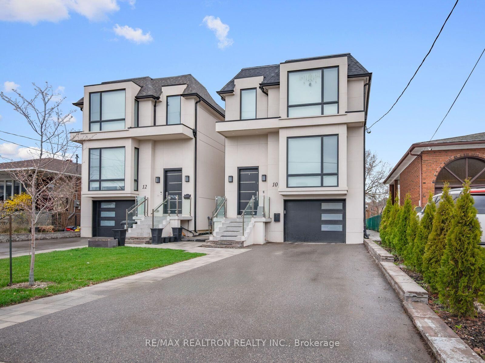 Property Photo: 10 Katherine Road Lower ON M3K 1H9