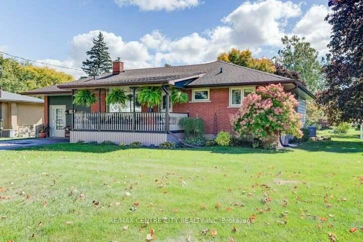 Property Photo:  280 Hope Street E  ON N0B 2R0 