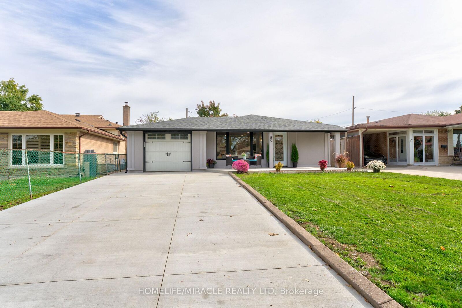Property Photo:  85 Silverstone Drive  ON M9V 3G4 