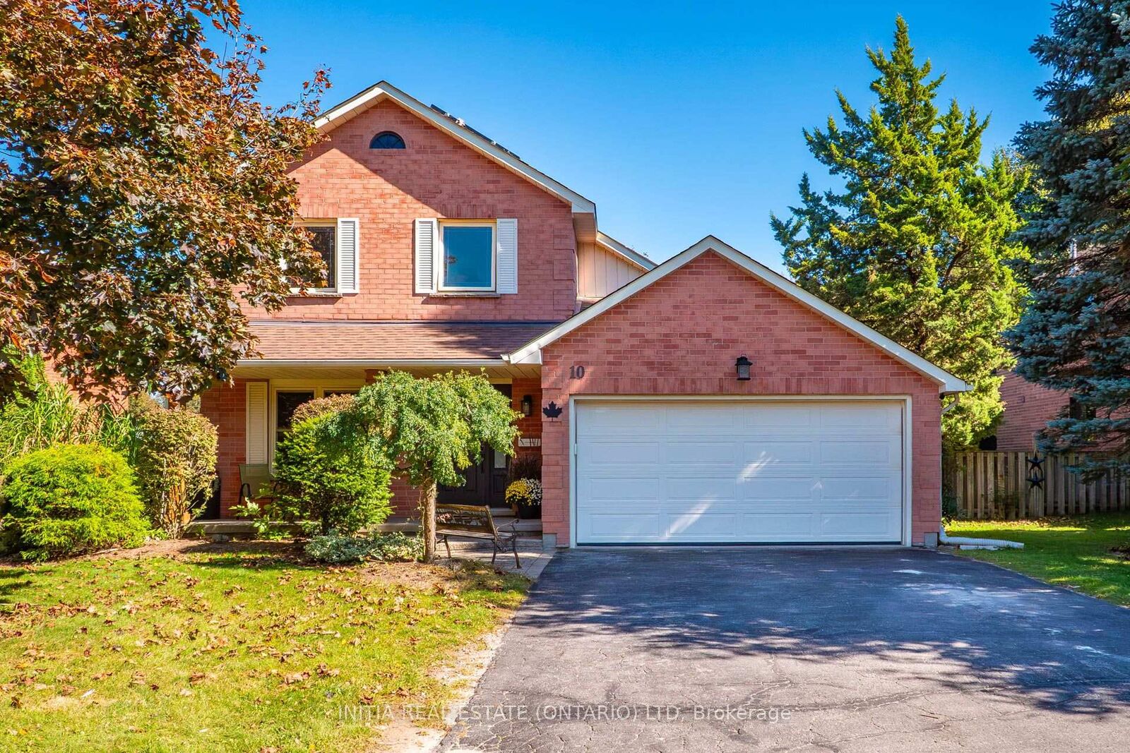 Property Photo: 10 Handorf Drive ON N3C 3Y2