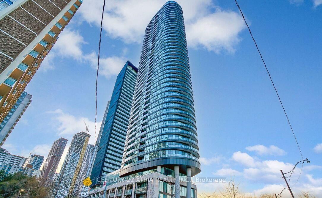 Property Photo:  585 Bloor Street E 624  ON M4W 0B3 