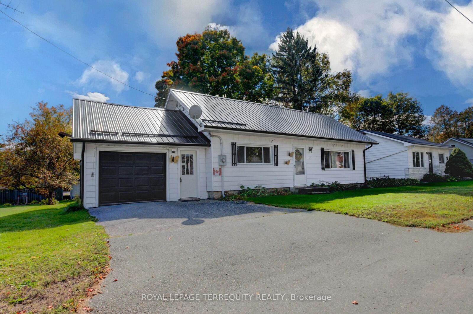 Property Photo:  17 Donald Street  ON K0L 1Z0 