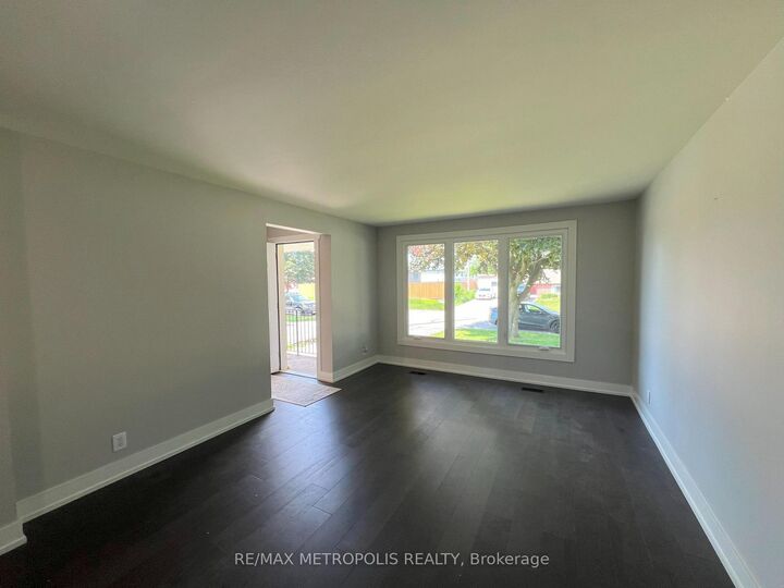 Property Photo:  797 Zator Avenue Main  ON L1W 1X8 