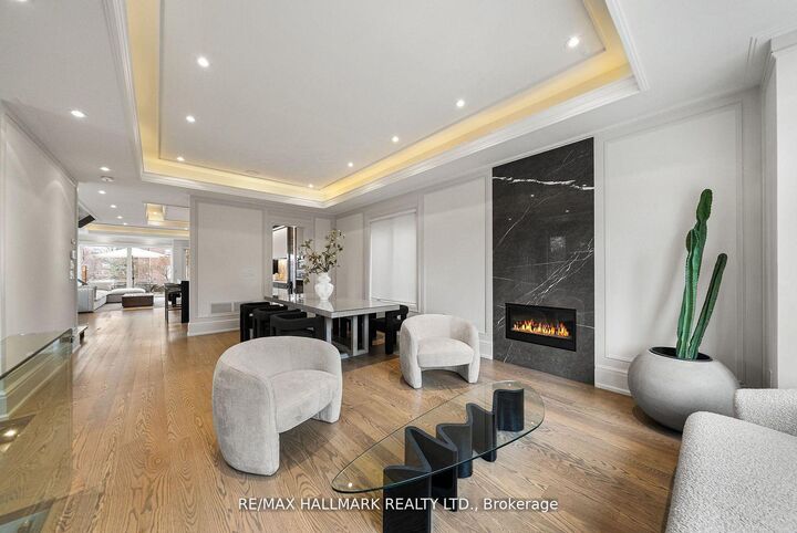 Property Photo:  210 Horsham Avenue  ON M2N 2A5 