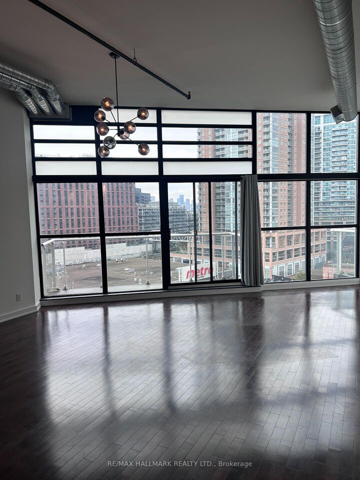 Property Photo:  43 Hanna Avenue 707  ON M6K 1X1 