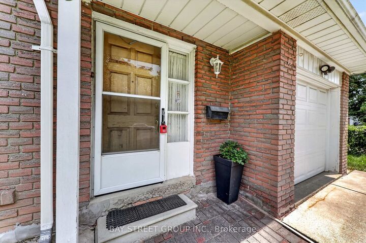 Property Photo:  95 Tineta Crescent  ON M1S 2Y5 