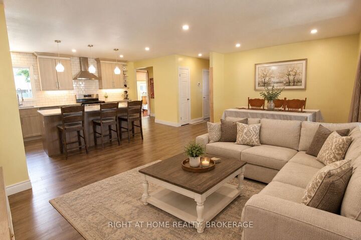 Property Photo:  711 John Street  ON N1A 2R4 