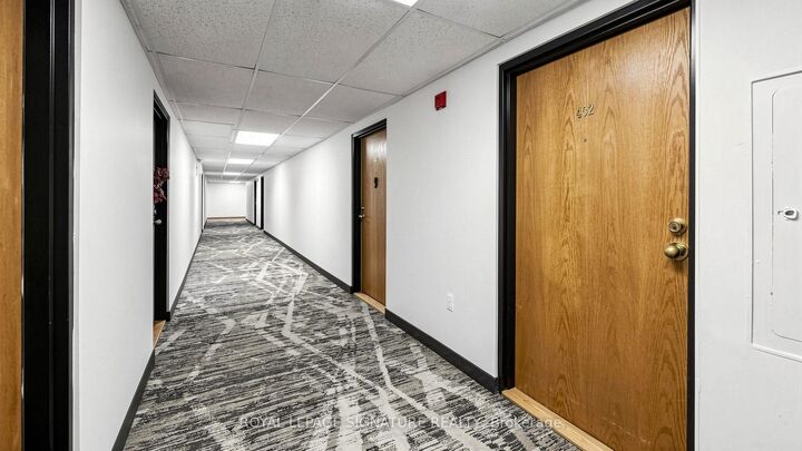 Property Photo:  454 Centre Street S 402  ON L1H 4C2 